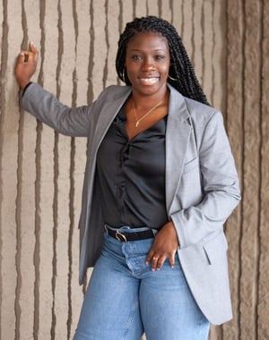 Lisa Toban_Marketing Coach_2_Cropped Lisa Toban_Marketing Coach_2_Cropped